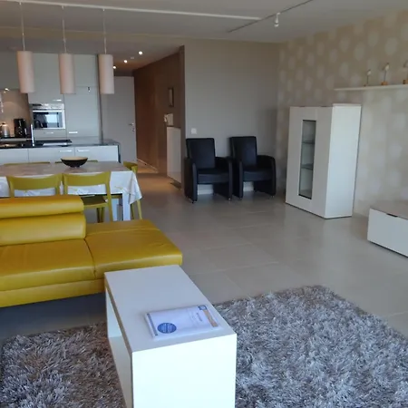 Appartement In By The *